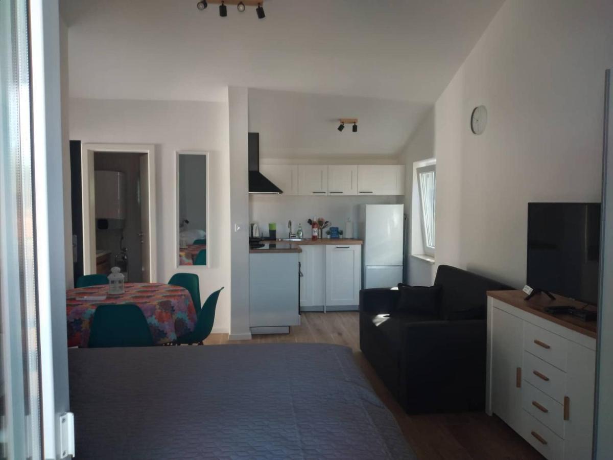 Apartmani Luni プレマントゥーラ エクステリア 写真